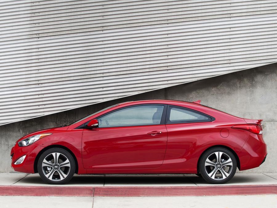  Hyundai Elantra Coupe 2012 года  (фото 22 из 88)